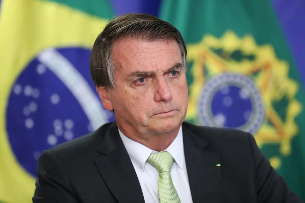 Indulto de Bolsonaro a Daniel Silveira mostra radicalização para possível golpe